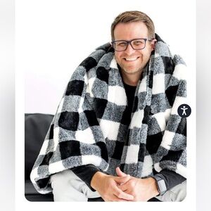 BROWN/White Minky 😍